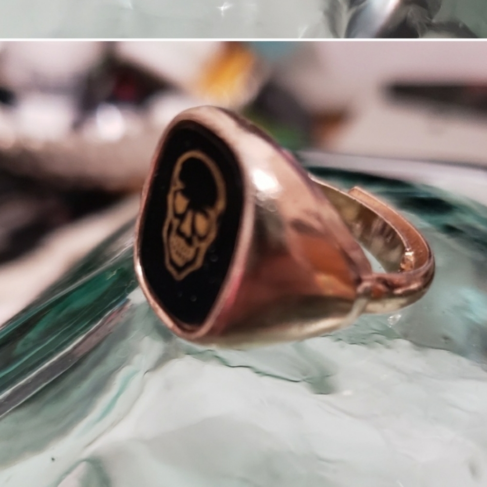 ASOS skull ring - Picture 2 of 2